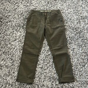 Woman’s heritage washed duck carpenter jeans. Size 8